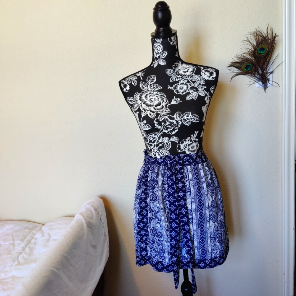 Moonlight Bohemian Blue and White 💙 🤍 Skirt w/ matching belt 🌛 (Medium) 🌚🤍